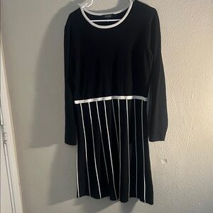 H&M Black and White Long Sleeve Dress
